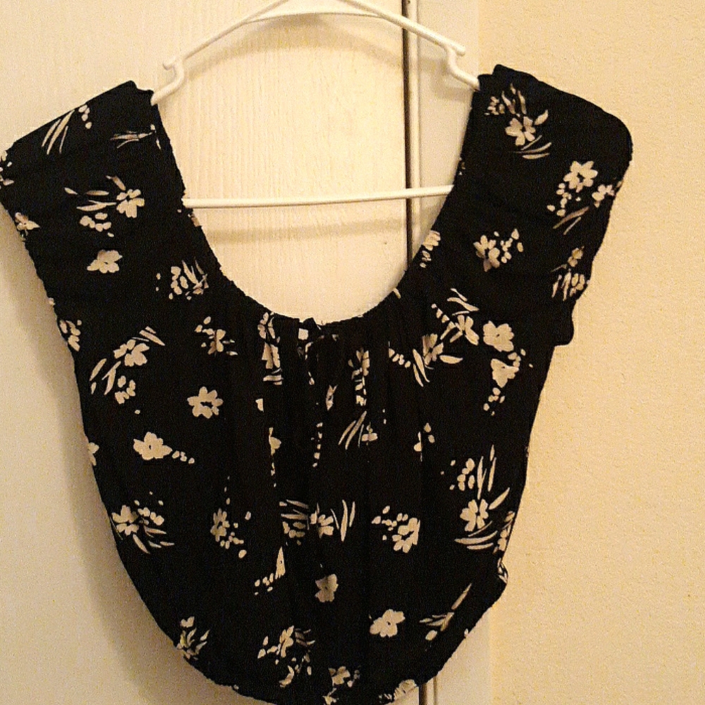 Black off-the-shoulder crop top